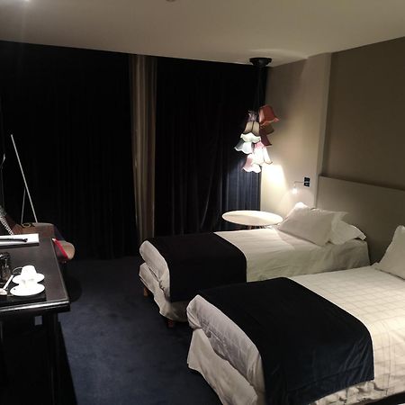 Hotel Le Cinq Hyper - Centre Chambéry Exteriör bild