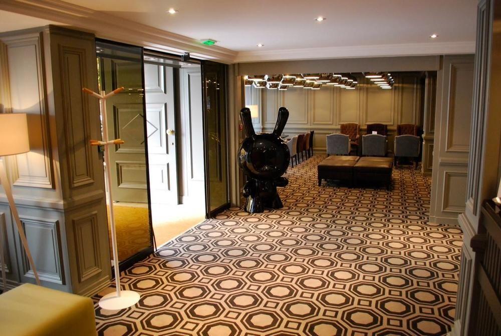 Hotel Le Cinq Hyper - Centre Chambéry Exteriör bild