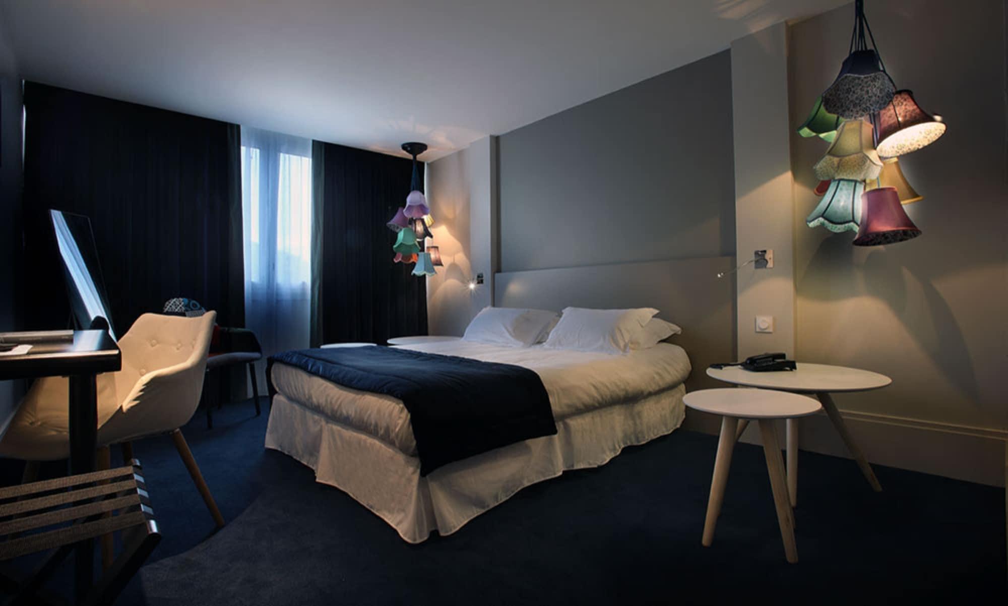 Hotel Le Cinq Hyper - Centre Chambéry Rum bild