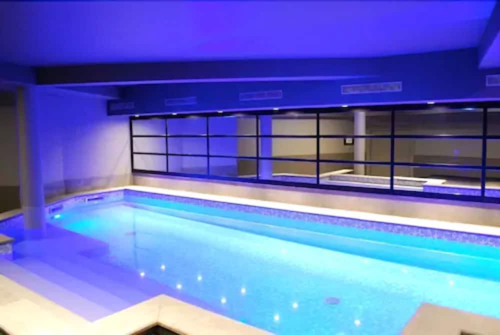 Hotel Le Cinq Hyper - Centre Chambéry Exteriör bild